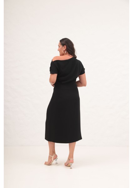 Kadın Siyah Aksesuar Detay Midi Elbise indirimleri