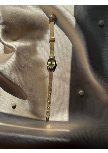 Retro Minimal Hasır Kordon Vintage Kadın Kol Saati fırsatları