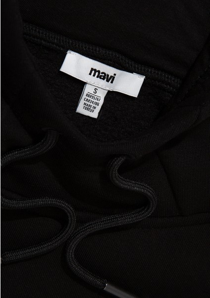 Mavi Patch Logo Kapüşonlu Siyah Crop Sweatshirt 1S10305-900