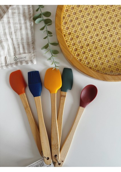 5'li Pastel Renkli Bambu Saplı Silikon Uçlu Kaşık Seti, Şık ve Kullanışlı Mutfak Gereci