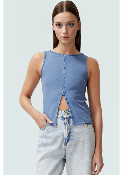 Kadın Kolsuz Örme Bluz Kayık Yaka Fitted Kalıp Rahat Günlük Stil ve Şık Modern
