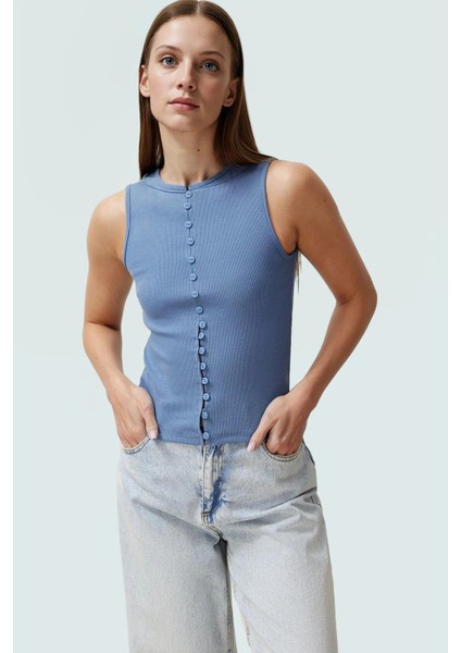 Kadın Kolsuz Örme Bluz Kayık Yaka Fitted Kalıp Rahat Günlük Stil ve Şık Modern modelleri