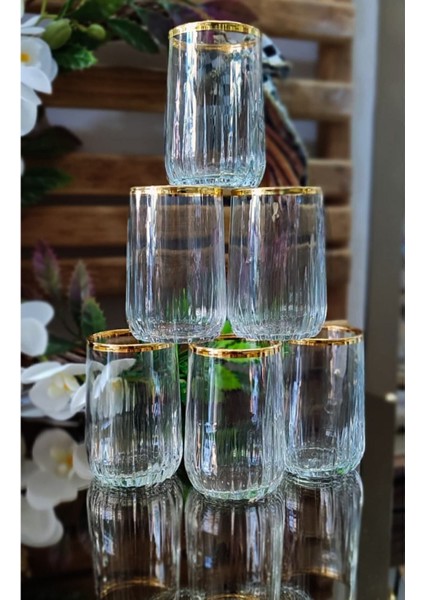 Yaldızlı Gold Kahve Yanındaki Şık ve Zarif 135CC Bardak, Keyifli Anlar Için Ideal