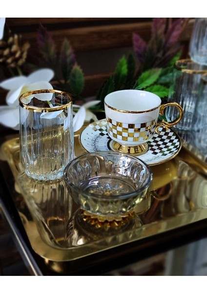 Yaldızlı Gold Kahve Yanındaki Şık ve Zarif 135CC Bardak, Keyifli Anlar Için Ideal modelleri