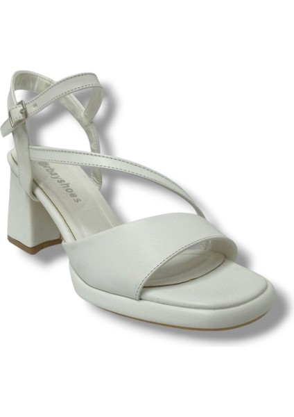 402-25 Deri Anatomik Kalın Topuklu Kadın Sandalet