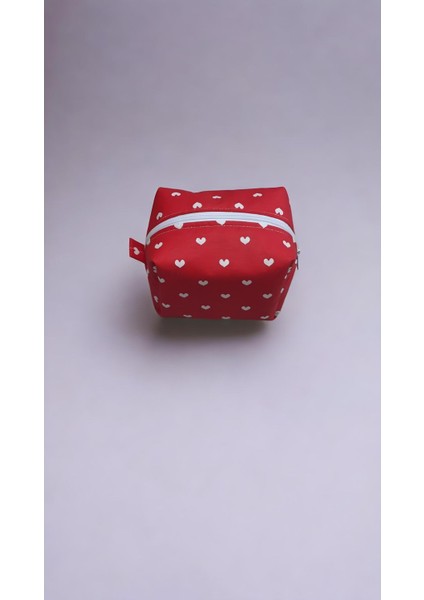 Kırmızı Kalp Desenli Orta Boy Ruj Çantası, Şık ve Kullanışlı Tasarım fiyatları