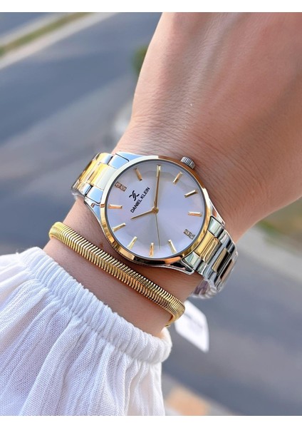 Özel Kesme Camlı 3 Atm Suya Dayanıklı 2 Yıl Garantili Kadın Kol Saati+Bileklik V10925.3 fiyatları