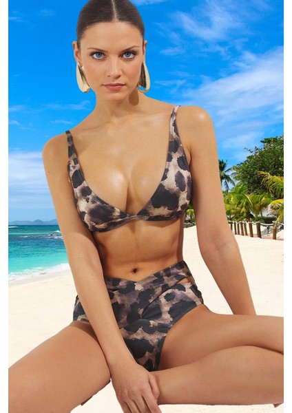 Desenli Üçgen Bikini Takımı Hızlı Kuruyan Özel Tasarım Plaj ve Havuz Için fiyatları