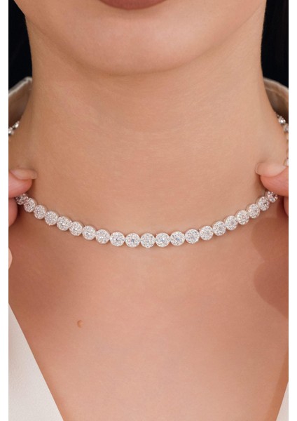 Gümüş Beyaz Zirkon Taşlı Pırlanta Modeli Su Yolu Choker Tasma Kolye