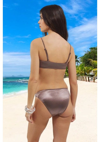 Bikini Takımı Özel Tasarım Yaz Koleksiyonu Hızlı Kuruyan Şık Detaylı Ergonomik Kesim fiyatları
