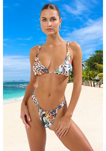 Desenli Üçgen Bikini Takımı Ergonomik Kesim Özel Tasarım Yüksek Konfor