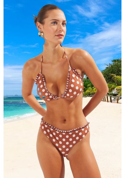 Üçgen Fırfırlı Bikini Takımı Premium Kalite Ergonomik Kesim Su Sporları Için Şık Detaylı