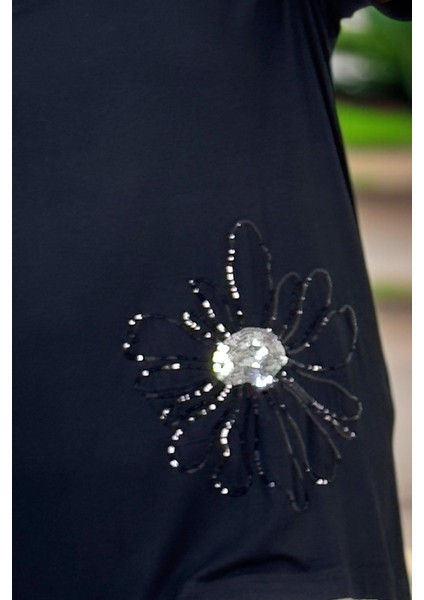 Pul Payet Çiçek Işlemeli Taşlı Bisiklet Yaka Büyük Beden Bluz modelleri