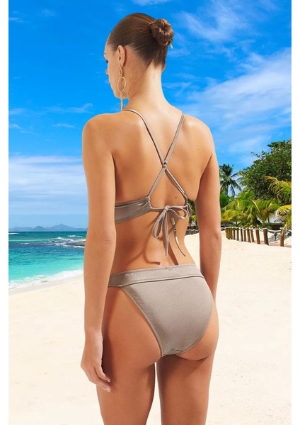 Parlak Üçgen Bikini Takımı Yüksek Konfor Klora Dayanıklı Özel Tasarım fiyatları