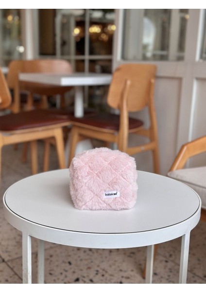 Pudra Peluş Mini Makyaj Çantası, Pembe, Şık ve Kompakt Tasarım modelleri