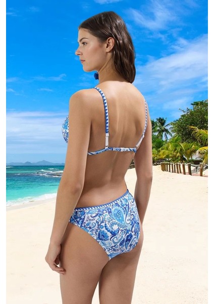Desenli Üçgen Bikini Takımı Şık Detaylı Yüksek Konfor Premium Kalite Hızlı Kuruyan modelleri