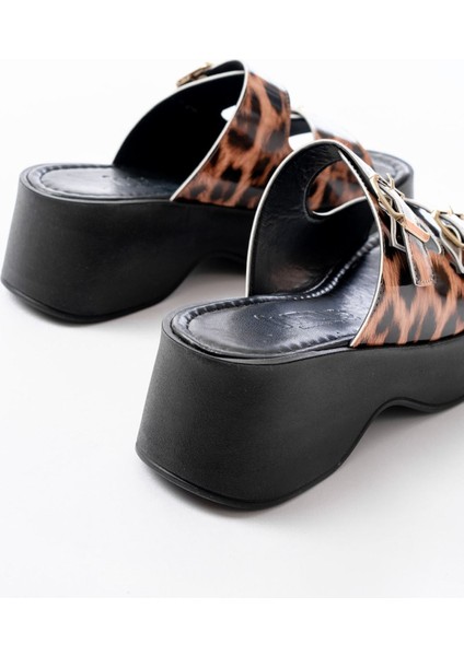24414-574 Leopar Rugan Günlük Tokalı Dolgu Topuk Kadın Terlik indirimleri