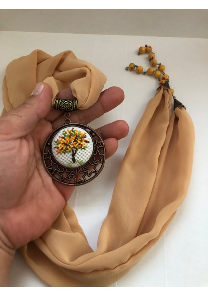 Kanaviçe Işlemeli Fular Kolye modelleri