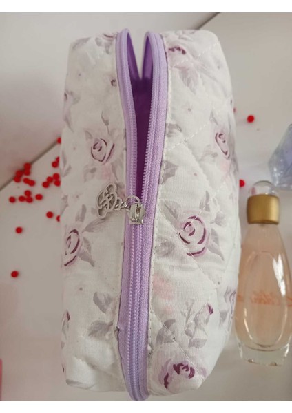 Lila Gül Desenli Xl Makyaş ve Seyahat Çantası, Kapitone Kumaş, Geniş Hacim modelleri