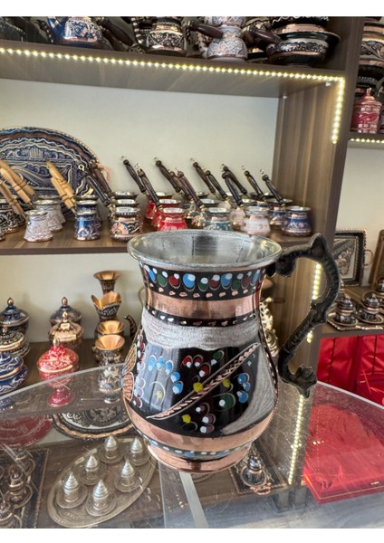 El Işlemeli Bakır Bardak, Şık ve Zarif Tasarım