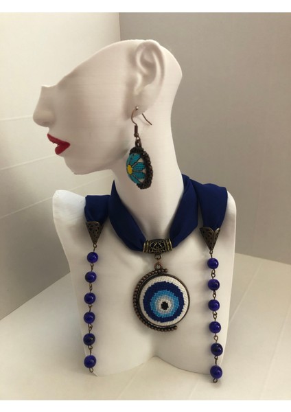 Kanaviçe Işlemeli Fular Kolye