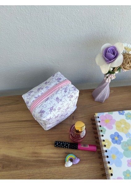 Mor Çiçekli Mini Makyaj ve Ped Çantası, Yıkanabilir, Astarlı, Hafif ve Pratik.