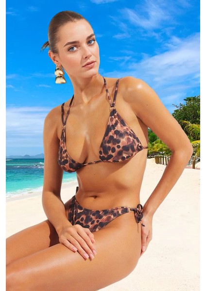 Desenli Üçgen Bikini Takımı Yüksek Konfor Şık Detaylı Hızlı Kuruyan Özel Tasarım fiyatları