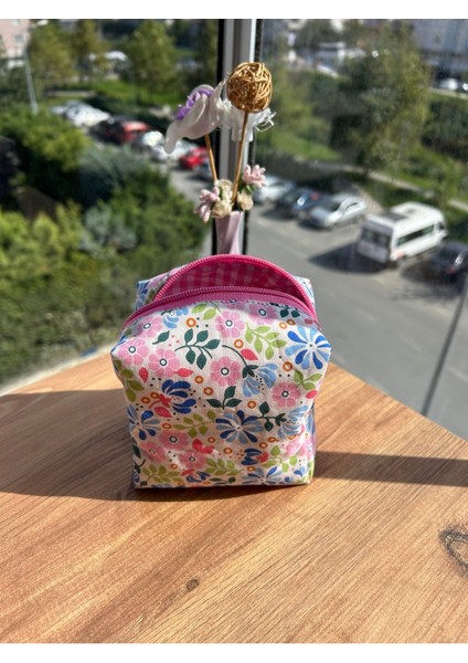 Renkli Çiçekli Mini El Yapımı Makyaj ve Ped Çantası, 10X10X7CM fırsatları