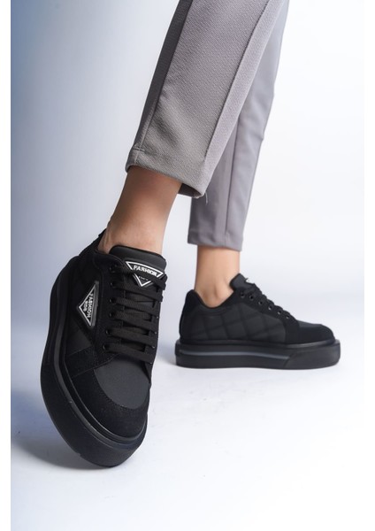 Grace Bağcıklı Ortopedik Taban Desenli Kadın Sneaker Ayakkabı St Siyah fırsatları