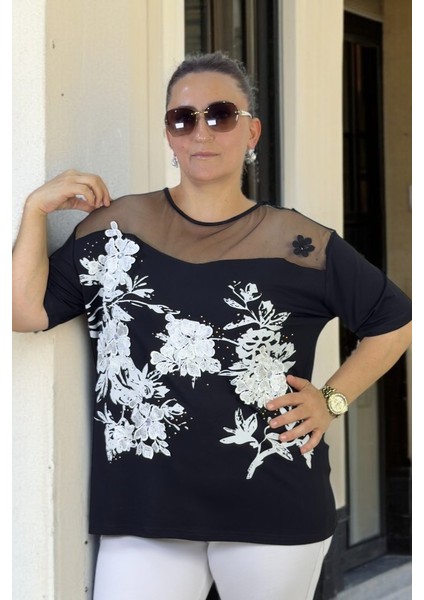 Tül Detaylı Güpür Işlemeli Taşlı Bisiklet Yaka Büyük Beden Bluz Siyah indirimleri