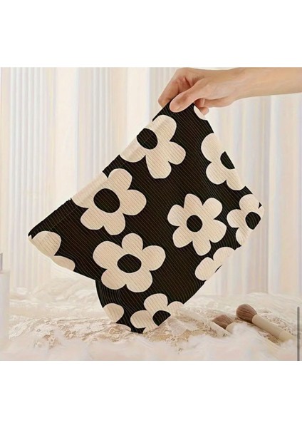 Şık Siyah Çiçekli Makyaj Çantası, Hafif ve Kullanışlı Tasarım fiyatları