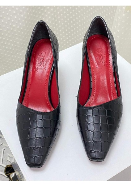 0000026 Renk: Siyah Deri Görünümlü Kroko Desenli Kadın Günlük Stiletto