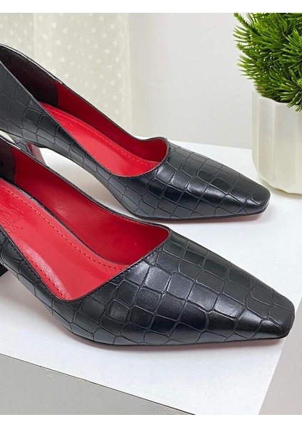0000026 Renk: Siyah Deri Görünümlü Kroko Desenli Kadın Günlük Stiletto