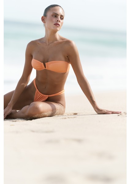 Lahla Straplez Toka Detaylı Turuncu Bikini Üstü
