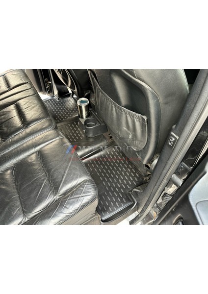 Mercedes G-Serisi W463 3D Siyah Havuzlu Paspas 2002 ve 2018