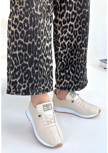 Bej Bağcıklı Kadın Spor Ayakkabı modelleri