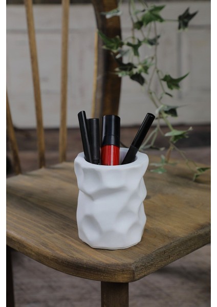 Şık ve Fonksiyonel Düzensiz Görünümlü Fırça Kalemlik Kutusu, Beyaz Renk