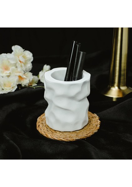 Şık ve Fonksiyonel Düzensiz Görünümlü Fırça Kalemlik Kutusu, Beyaz Renk fiyatları