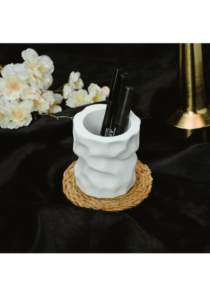 Şık ve Fonksiyonel Düzensiz Görünümlü Fırça Kalemlik Kutusu, Beyaz Renk modelleri