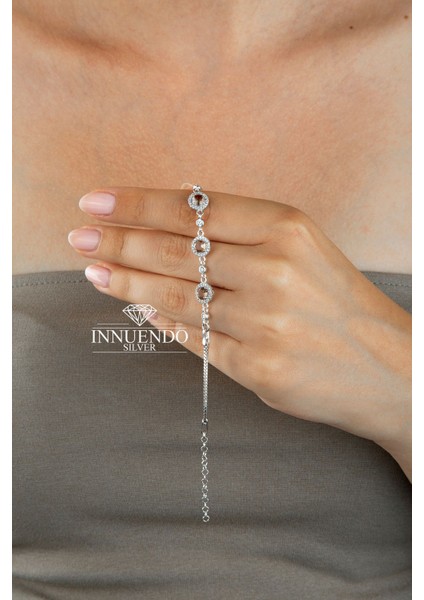 925 Ayar Gümüş Yuvarlak Kesim Taş Çerçeveli Sultanit Taşlı Kutu Zincirli Bileklik