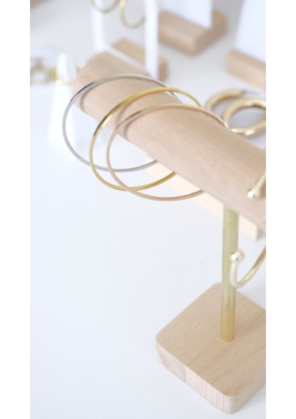 Sarı Ahşap Takı Sergileme Standağı, Şık ve Kullanışlı Vitrin Aksesuarı fiyatları