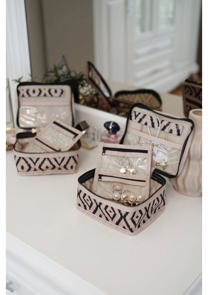 Şık Bej Seyahat Takı Organizeri, Düzenli ve Havalı Saklama Çözümü