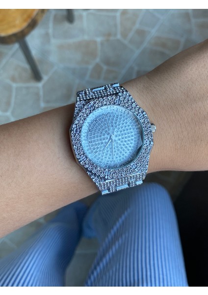 Zirkon Taş Kaplama Köşeli Model Kadın Saat