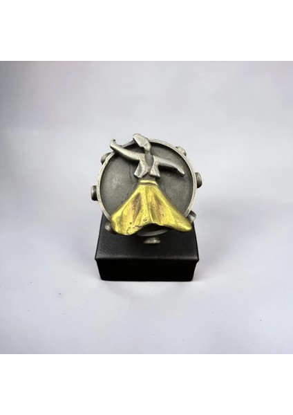 Semazen Figürlü Lal ve Zümrüt Taşlı Gümüş Yüzük