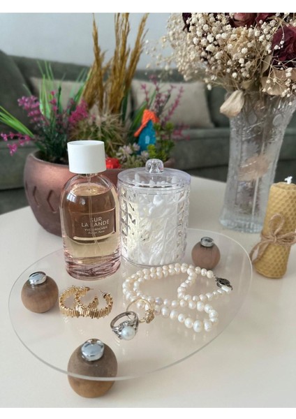 Şeffaf Takı ve Aromaterapi Düzenleyici, Beyaz, Lüks ve Şık Tasarım