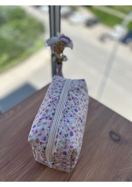Bej Renkli Minik Çiçekli Makyaj ve Seyahat Çantası, Yıkanabilir, Astarlı, 18X12X10 cm modelleri