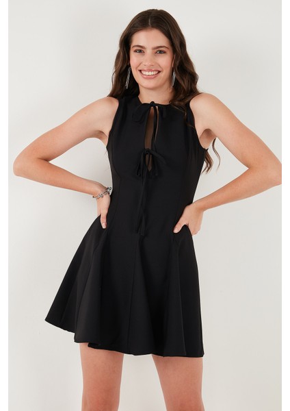Regular Fit Kloş Etekli Bağlama Detaylı Kolsuz Mini Elbise Bayan Elbise 6525592 modelleri
