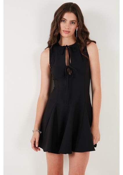 Regular Fit Kloş Etekli Bağlama Detaylı Kolsuz Mini Elbise Bayan Elbise 6525592 fırsatları