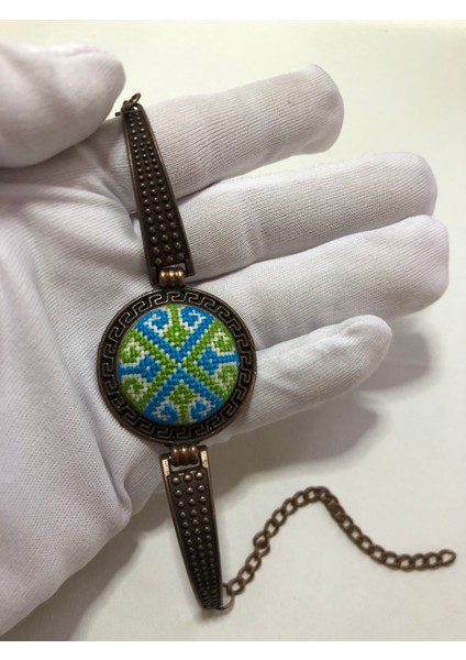 Kanaviçe Işlemeli Bileklik modelleri