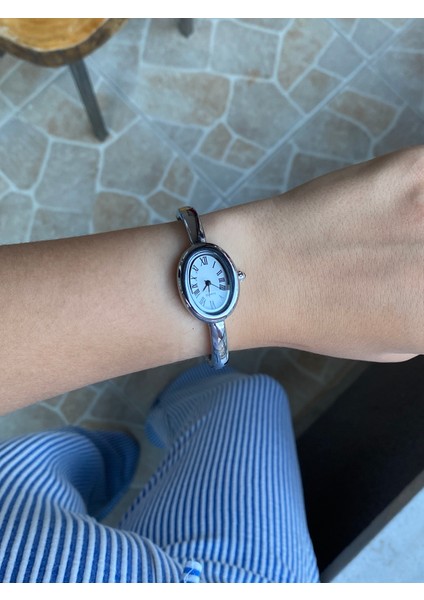 Özel Seri Gümüş Renk Kelepçe Saat